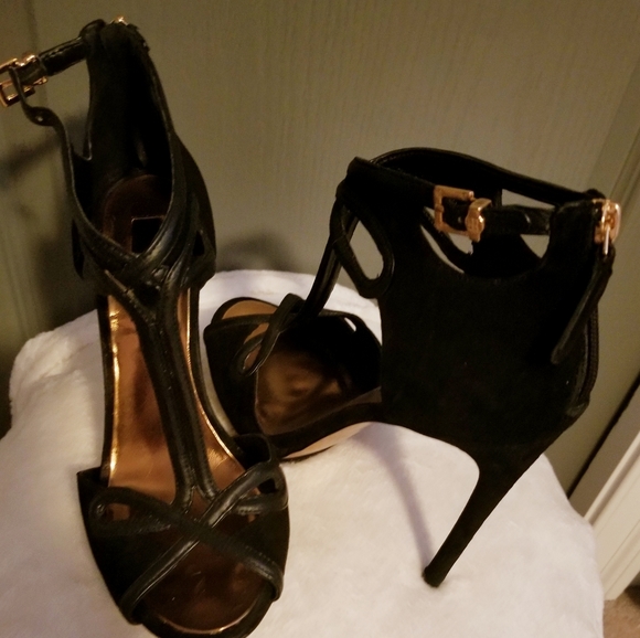 Shoes - Picture 2 of 3
